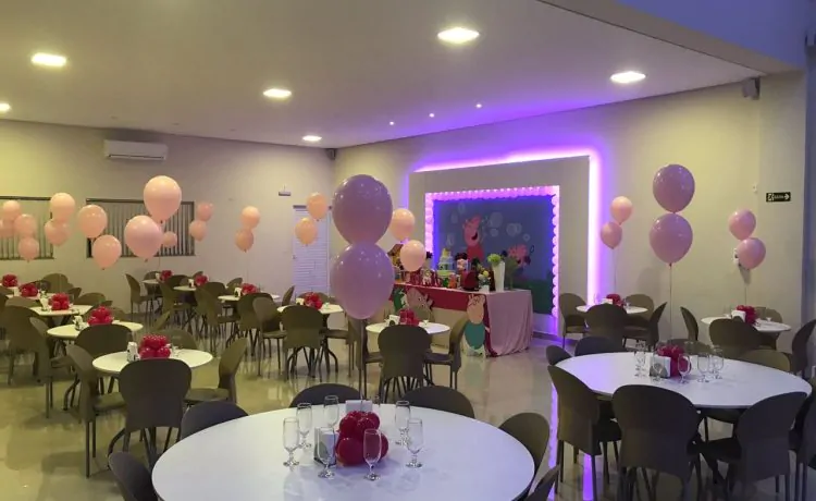 mesas e cadeiras para buffet